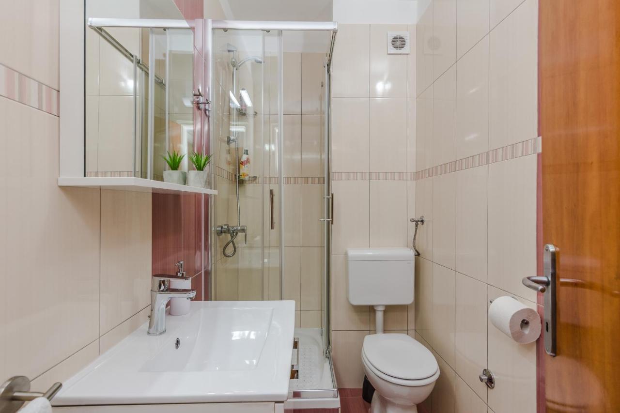 Neva Room With Private Bathroom Ζαντάρ Εξωτερικό φωτογραφία